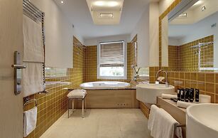 L'Ea Bianca Luxury Resort