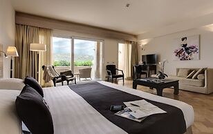 L'Ea Bianca Luxury Resort