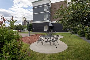 GrandStay Hotel and Conference