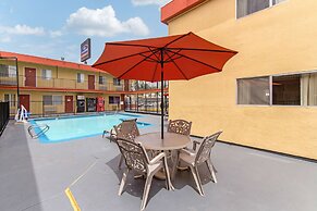 Howard Johnson Suites by Wyndham San Diego Chula Vista/BayFt