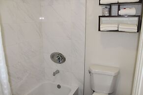 Howard Johnson Suites by Wyndham San Diego Chula Vista/BayFt