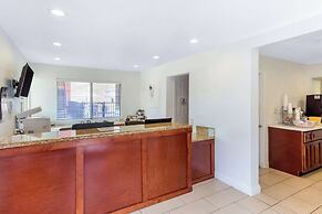 Howard Johnson Suites by Wyndham San Diego Chula Vista/BayFt