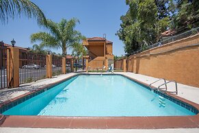 Express Inn & Suites