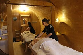 Hôtel & Spa du Domaine des Thômeaux, The Originals Relais