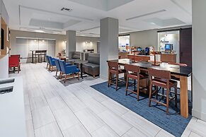Holiday Inn Express & Suites West by IHG