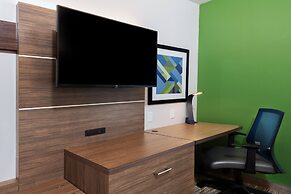 Holiday Inn Express & Suites West by IHG