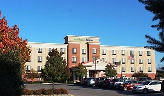 Holiday Inn Express Indianapolis - Southeast by IHG