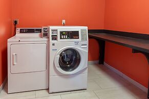 Holiday Inn Express Indianapolis - Southeast by IHG