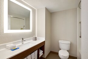 Holiday Inn Express & Suites Pembroke Pines-Sheridan St by IHG