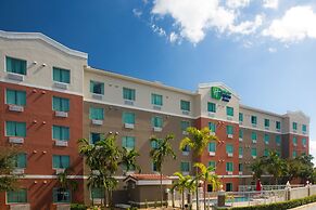 Holiday Inn Express & Suites Pembroke Pines-Sheridan St by IHG