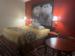 Super 8 by Wyndham Brookshire TX