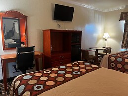 Super 8 by Wyndham Brookshire TX