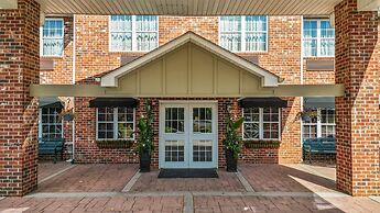 Mountain Inn & Suites