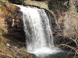 Mountain Inn & Suites