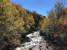 Mountain Inn & Suites