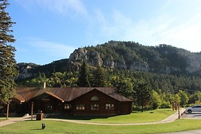 Spearfish Canyon Lodge