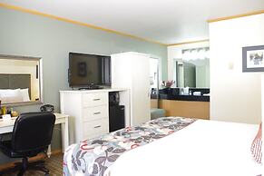 River House Inn, a Baymont by Wyndham