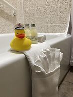 River House Inn, a Baymont by Wyndham