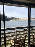 River House Inn, a Baymont by Wyndham