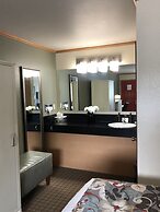 River House Inn, a Baymont by Wyndham