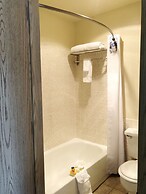 River House Inn, a Baymont by Wyndham