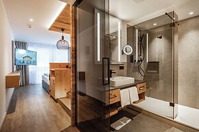 Alm- & Wellnesshotel Alpenhof