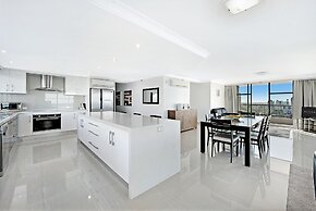 ULTIQA Beach Haven At Broadbeach