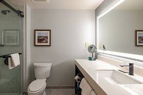 DoubleTree by Hilton Hotel Savannah Airport