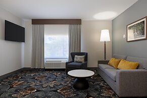 DoubleTree by Hilton Hotel Savannah Airport