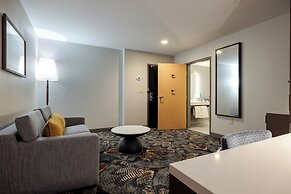 DoubleTree by Hilton Hotel Savannah Airport