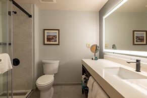 DoubleTree by Hilton Hotel Savannah Airport