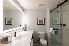 DoubleTree by Hilton Hotel Savannah Airport