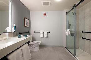DoubleTree by Hilton Hotel Savannah Airport
