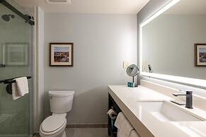 DoubleTree by Hilton Hotel Savannah Airport
