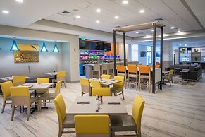 Holiday Inn Pensacola - University Area by IHG