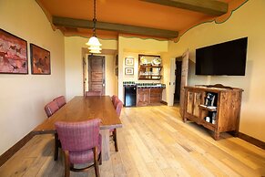 Hacienda Del Sol Guest Ranch Resort