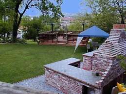 Robins Nest Bed & Breakfast