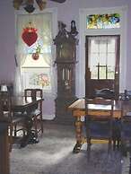 Robins Nest Bed & Breakfast
