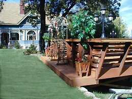 Robins Nest Bed & Breakfast