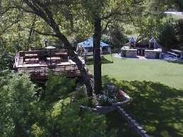 Robins Nest Bed & Breakfast