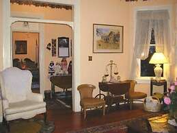 Robins Nest Bed & Breakfast
