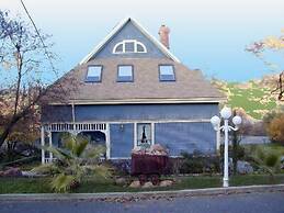 Robins Nest Bed & Breakfast