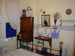 Robins Nest Bed & Breakfast