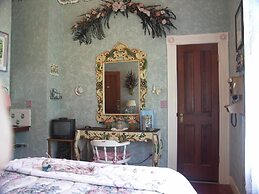 Robins Nest Bed & Breakfast