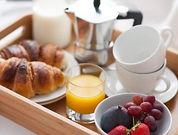 The Opus Westchester, Autograph Collection