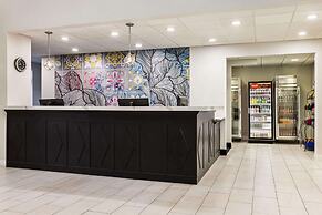 La Quinta Inn & Suites by Wyndham Mt. Laurel - Philadelphia