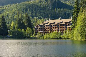 Nita Lake Lodge