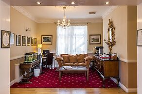 The Uppercross House Hotel