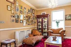 The Uppercross House Hotel