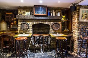 The Uppercross House Hotel